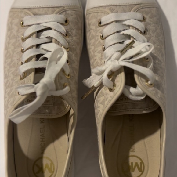 Michael Kors signature logo sneakers size 11  - Picture 3 of 6